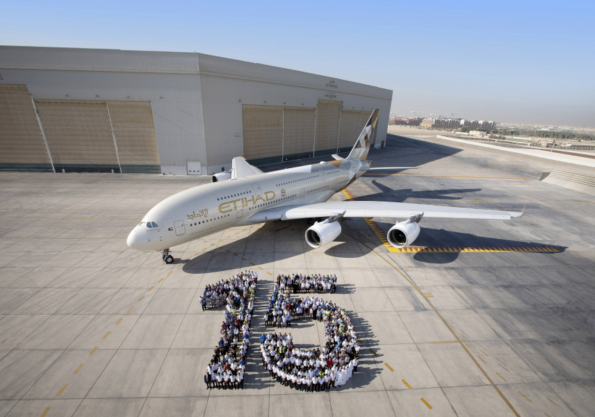 More than 400 employees from Etihad Airways Engineering and Etihad Technical teams posed as part of a human mosaic to commemorate the ocassion. Etihad Airways celebrates 15th anniversary in style