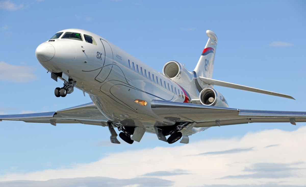 The large cabin Falcons, which comprise of both the 6,450 nm/11,945 km 8X and the 5,950 nm (11,020 km) 7X, currently make up one third of the 75 Falcons currently in operation in the Middle East. The large cabin Falcons, which comprise of both the 6,450 nm/11,945 km 8X and the 5,950 nm (11,020 km) 7X, currently make up one third of the 75 Falcons currently in operation in the Middle East.