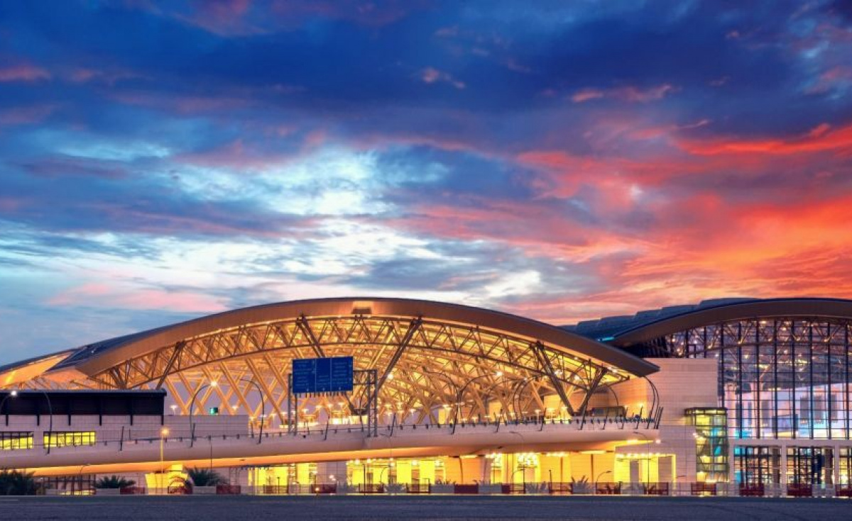 Sheikh Aimen bin Ahmed Al Hosni, the CEO of Oman Airports, said that the new system will help Muscat Airport enhance air navigation and contribute to safe landings and take-offs. Sheikh Aimen bin Ahmed Al Hosni, the CEO of Oman Airports, said that the new system will help Muscat Airport enhance air navigation and contribute to safe landings and take-offs.