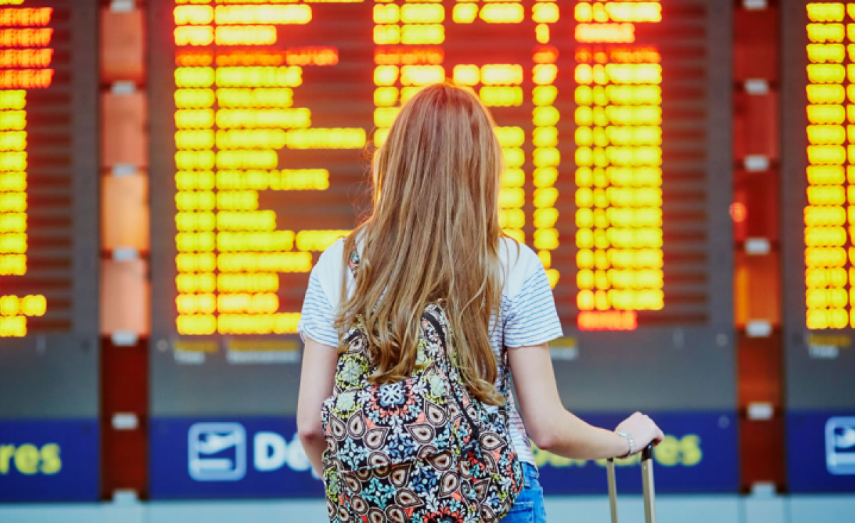 More than 320 flight displays screens across the terminal will keep passengers informed at every step. More than 320 flight displays screens across the terminal will keep passengers informed at every step.
