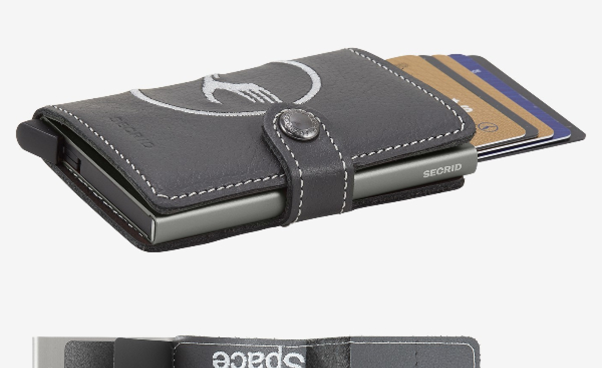 Lufthansa, Airlines, Upcycling, Airbus, A340-600 D-AIHO, Lifestyle collection, Miles and more Lufthansa, Airlines, Upcycling, Airbus, A340-600 D-AIHO, Lifestyle collection, Miles and more