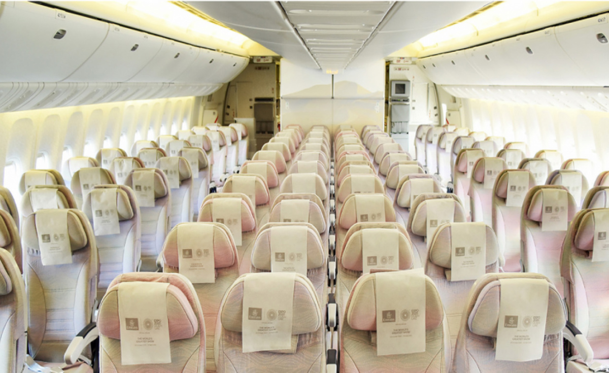 Video Emirates Strips Out Over 3 000 Economy Class Seats On 10 77s Airlines Boeing 777 Emirates Skycargo Emirates 777 300er Aviation Business Middle East
